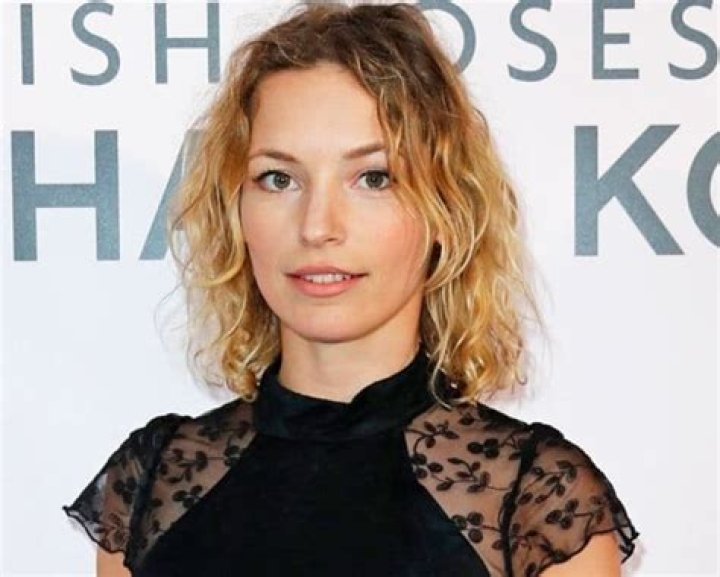 Perdita's Boob Job Rumors Unraveled