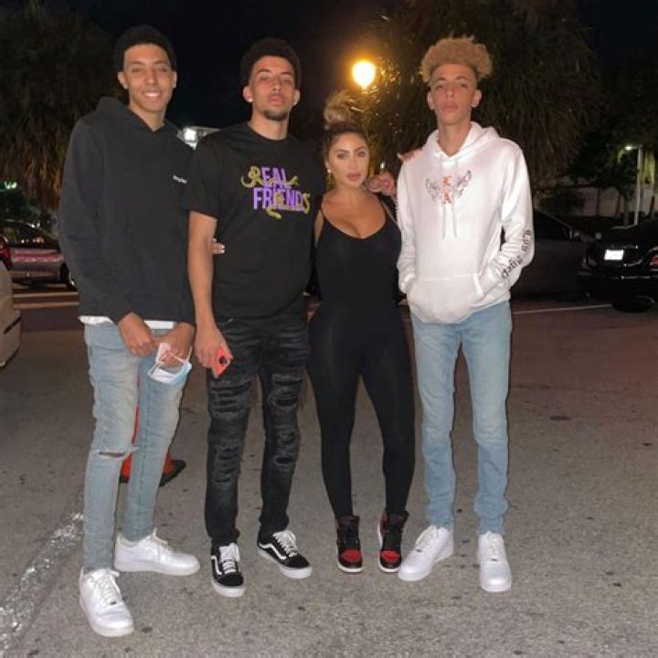 Taylor Pippen And His Siblings